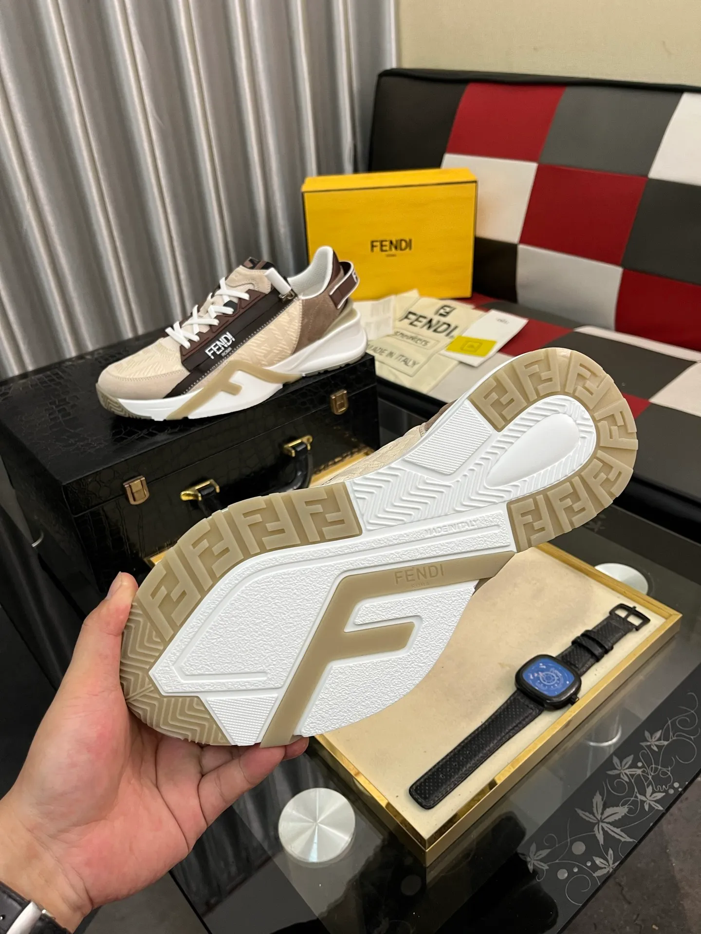 Men's men's shoes 💰540⌚️⌚️ FEND* — Fendi Flow men's casual sneakers, with elastic straps, side zippers, and corrugated soles engraved with F. Embossed Fendi Flow lettering on the heel. Made of technical fabric and a mix of blue and genuine leather. Decorated with Lycra® details. FF graphic tongue. Ultra-light and wear-resistant EVA sole. Code number: 38-44